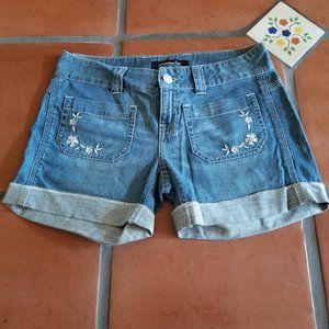 London Victoria's Secret Light/Med Wash Jean Short